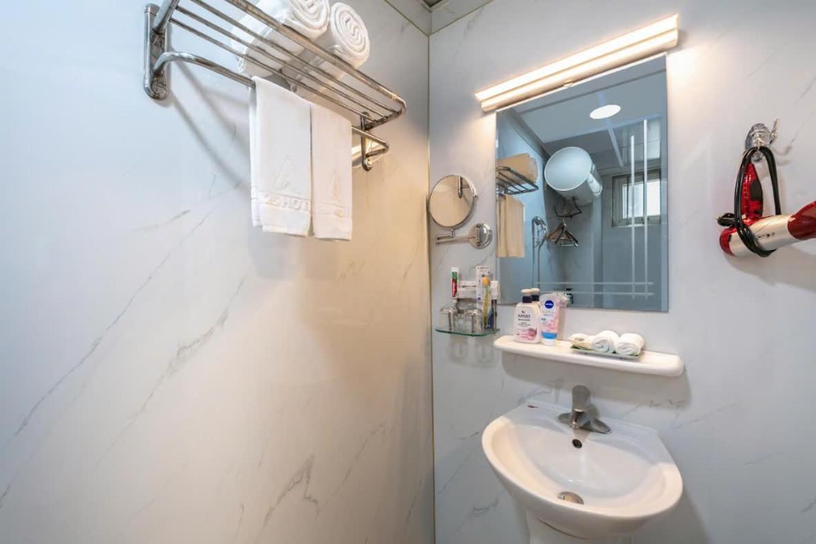 A25 Hotel - Doi Can 2 Ханой Екстер'єр фото